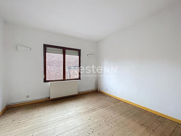 Ancienne ferme , 215m² , 5 chambres , grand jardin arboré , dépendances , hangar