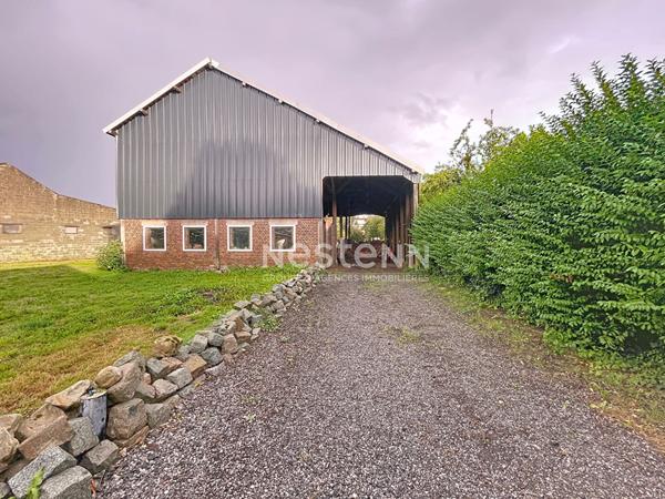 Ancienne ferme , 215m² , 5 chambres , grand jardin arboré , dépendances , hangar