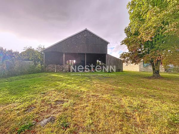 Ancienne ferme , 215m² , 5 chambres , grand jardin arboré , dépendances , hangar