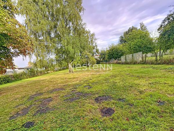 Ancienne ferme , 215m² , 5 chambres , grand jardin arboré , dépendances , hangar