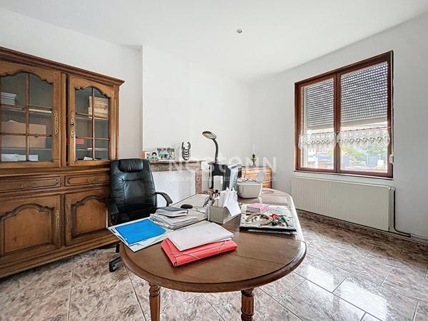 Ancienne ferme , 215m² , 5 chambres , grand jardin arboré , dépendances , hangar