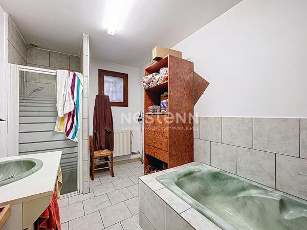 Ancienne ferme , 215m² , 5 chambres , grand jardin arboré , dépendances , hangar