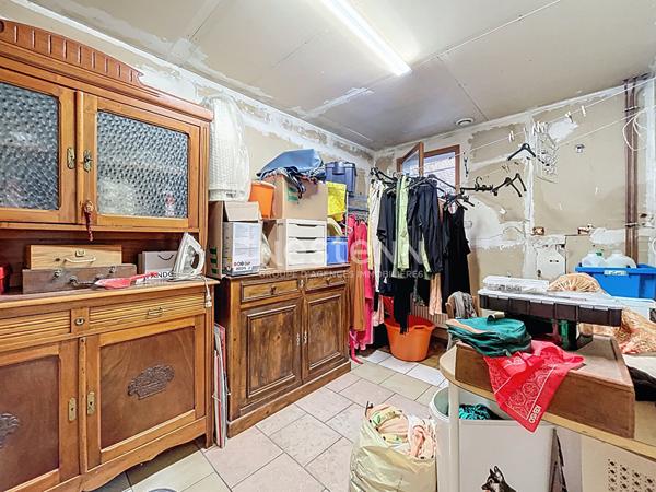 Ancienne ferme , 215m² , 5 chambres , grand jardin arboré , dépendances , hangar