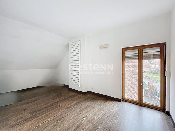 Ancienne ferme , 215m² , 5 chambres , grand jardin arboré , dépendances , hangar