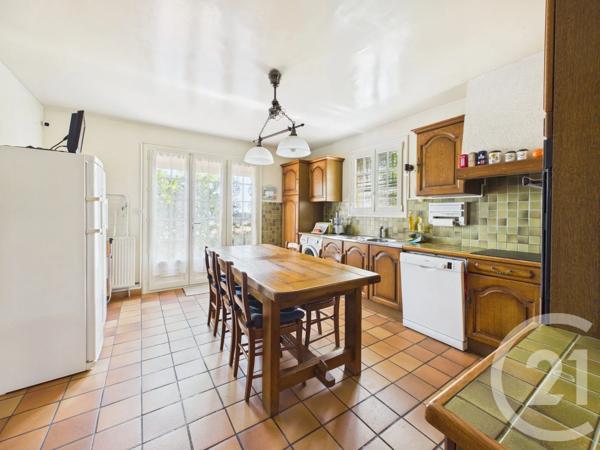 Maison à vendre  6 pièces - 128 m 2   LA VALETTE DU VAR  - 83