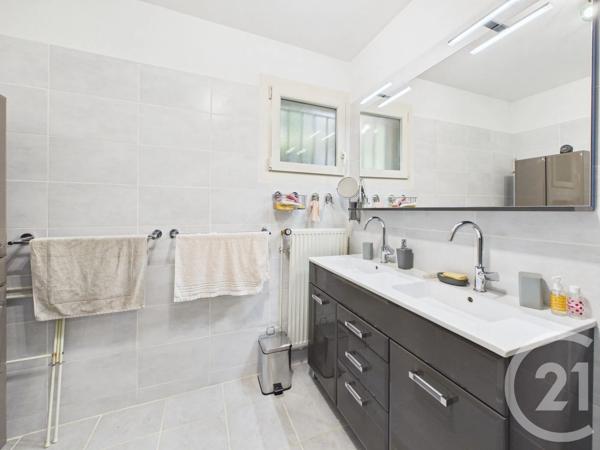 Maison à vendre  6 pièces - 128 m 2   LA VALETTE DU VAR  - 83