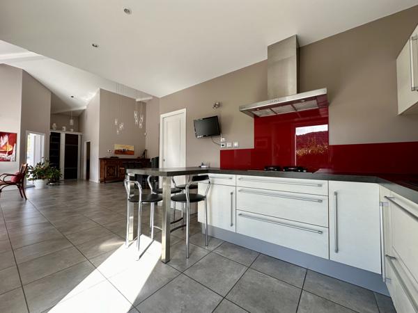 CEYRAT - BOISSEJOUR 63122 - RESIDENTIEL - VILLA DE 190M2 TRES LUMINEUSE PLAIN PIED - Boisséjour