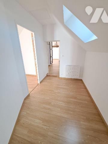 CENTRE BEAUMONT SUR SARTHE - IMMEUBLE DE RAPPORT 
Immeuble entièrement rénové comprenant un lo...