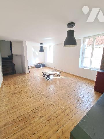 CENTRE BEAUMONT SUR SARTHE - IMMEUBLE DE RAPPORT 
Immeuble entièrement rénové comprenant un lo...