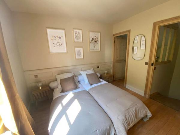 14170 Belle maison en Pierre avec beau parc arboré