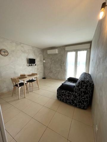 Studio entièrement Meublé et équipé