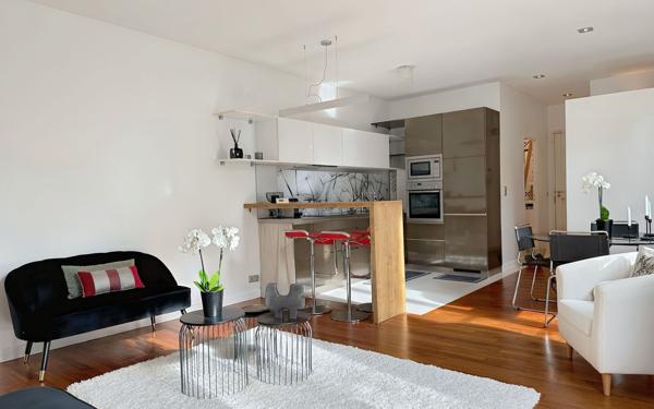 Appartement à vendre    3 pièces • 62,32 m2 Paris 16