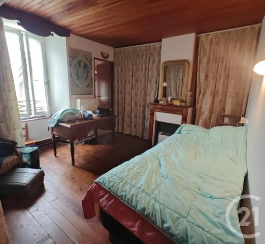 Maison à vendre  10 pièces - 202,40 m 2   SAURAT  - 09