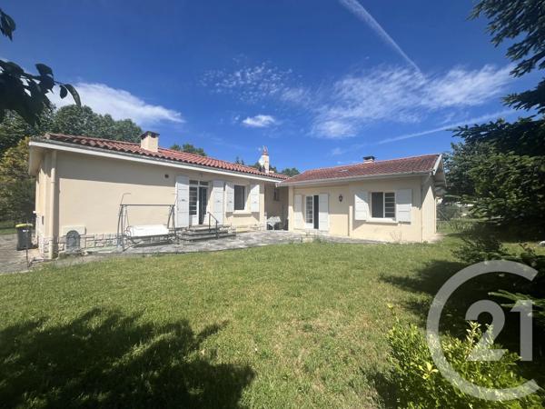 Maison à vendre  10 pièces - 202,40 m 2   SAURAT  - 09