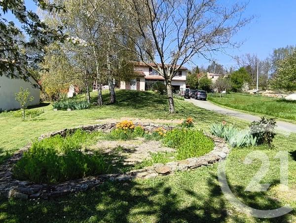 Maison à vendre  10 pièces - 202,40 m 2   SAURAT  - 09