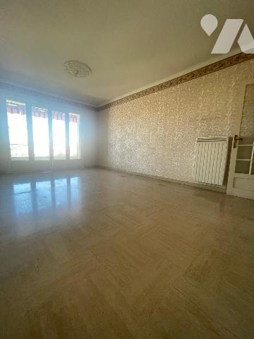 Idealement situe, residence securisee et recherchee