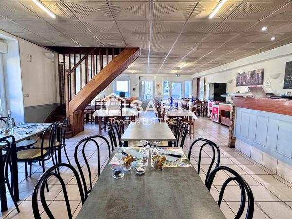 Bar/restaurant 77m2 avec terrasse.