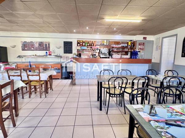 Bar/restaurant 77m2 avec terrasse.