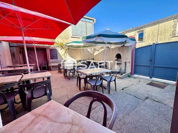 Bar/restaurant 77m2 avec terrasse.