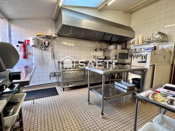 Bar/restaurant 77m2 avec terrasse.