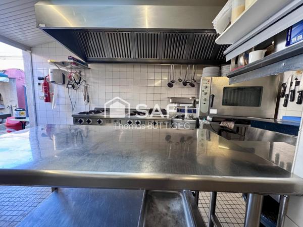 Bar/restaurant 77m2 avec terrasse.