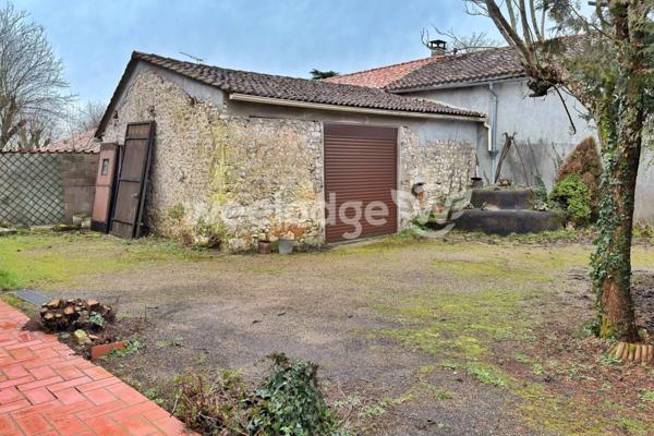 Maison à vendre 5 pièces de 133 m² à Mornac