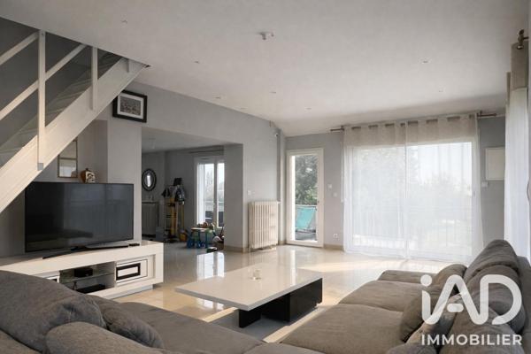 Maison à vendre 8 pièces 176 m² Sainte-Geneviève