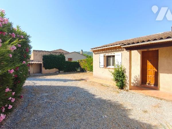 Maison de plain pied 3 chambres sur jardin de 1085 m².