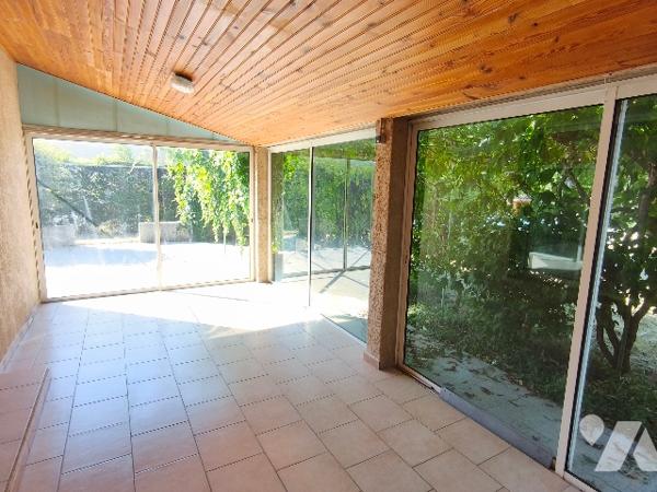 Maison de plain pied 3 chambres sur jardin de 1085 m².