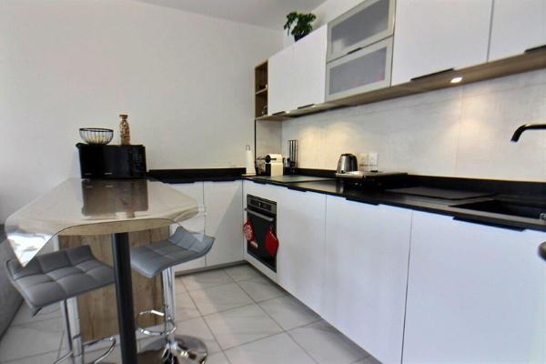 Trois Lucs : Appartement T2 Meublé avec Terrasse et Box en sous-sol.