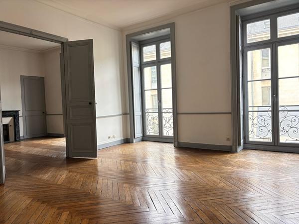 Location appartement 4 pièce(s) 98 m²