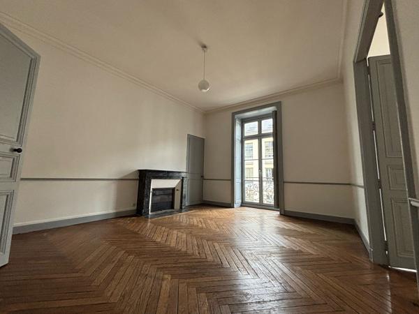 Location appartement 4 pièce(s) 98 m²