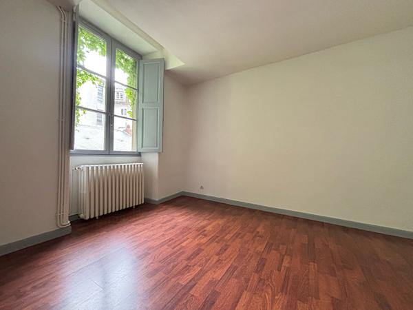 Location appartement 4 pièce(s) 98 m²