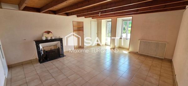 Longère 130m², 5 chambres + 1 logement indépendant 41m², 1 chambre le tout sur 3300m² de terrain.