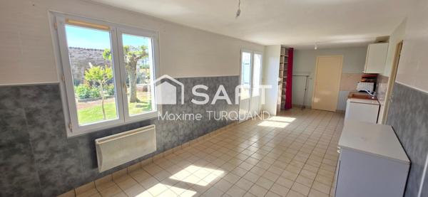 Longère 130m², 5 chambres + 1 logement indépendant 41m², 1 chambre le tout sur 3300m² de terrain.