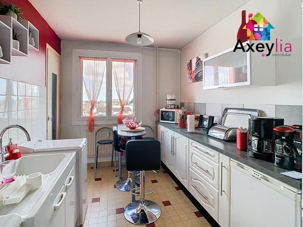 Roanne (42300) A VENDRE- ROANNE PROCHE PISCINE-APPARTEMENT T3 AVEC BALCON