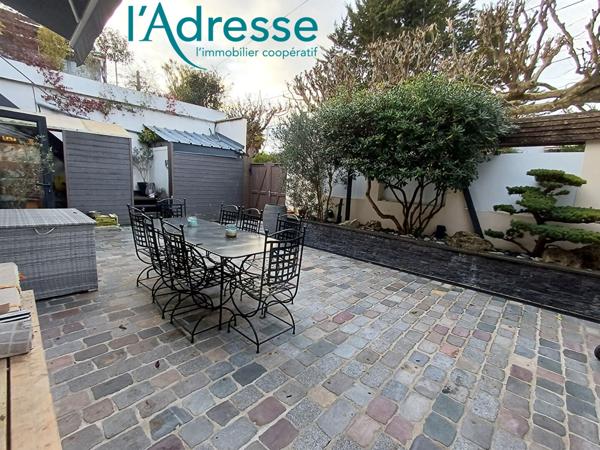 Mur et fond restaurant 250 m² + appartement 4 pièces