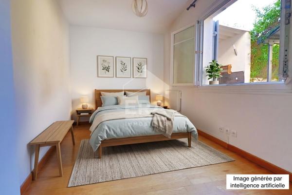 A vendre JOLIE MAISON INDIVIDUELLE  TYPE 3 - LUMINEUSE  SUD TERRASSE MARSEILLE 10ÈME CALME BON ÉTAT