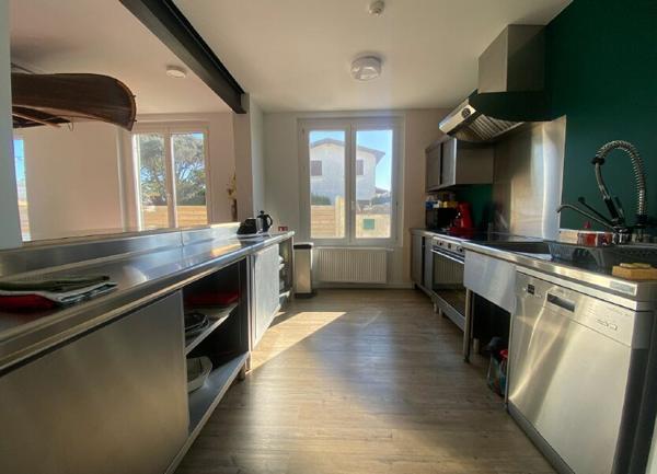 Maison à vendre    8 pièces •  Biscarrosse