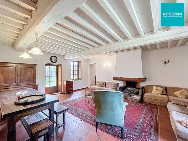 À 10 min de Montrond-les-Bains ? Ancien corps de ferme en ?L' avec fort potentiel !