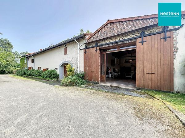 À 10 min de Montrond-les-Bains ? Ancien corps de ferme en ?L' avec fort potentiel !