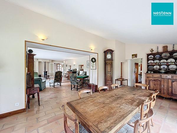 À 10 min de Montrond-les-Bains ? Ancien corps de ferme en ?L' avec fort potentiel !