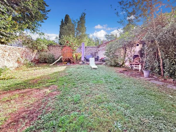 Vente                                                      Appartement
                        
                     3 pièces                      73 m2                     à Soisy-sur-Seine
