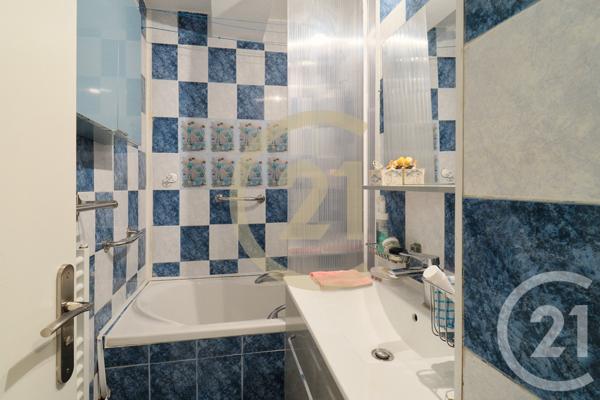 Appartement T4 à vendre  4 pièces - 65,69 m2 LYON - 69008