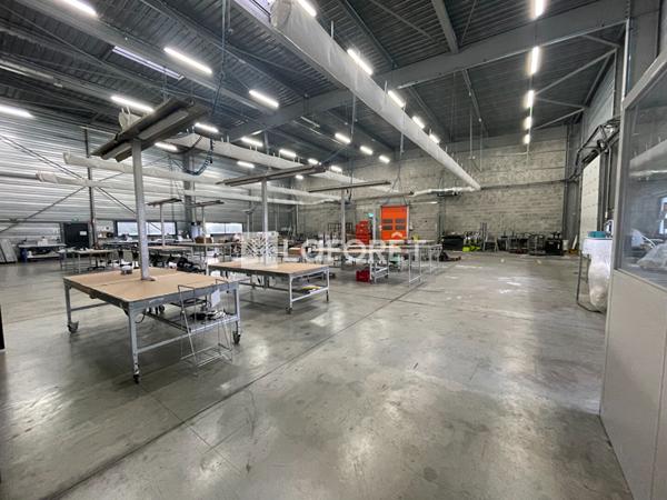 Achat local commercial près de COGNAC - 1265 m² - 1 560 000 €