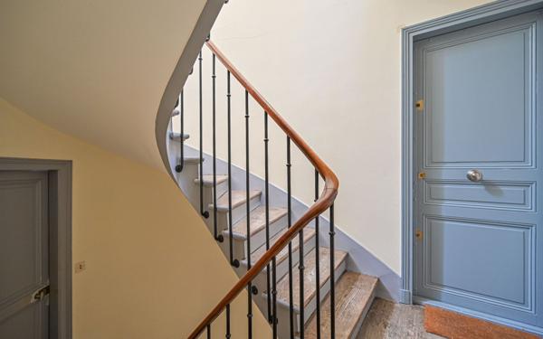 Appartement à vendre    1 pièce • 25 m2 Paris 20