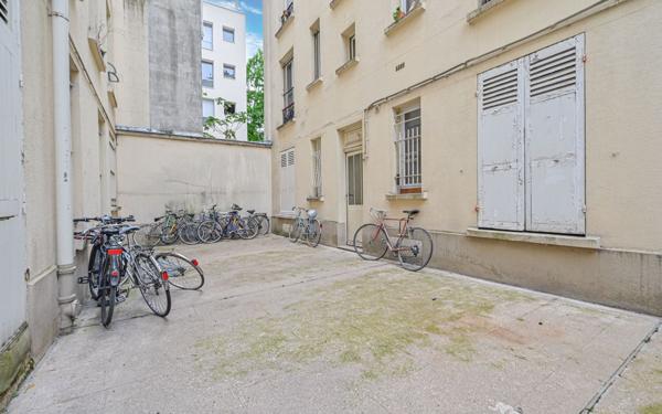 Appartement à vendre    1 pièce • 25 m2 Paris 20