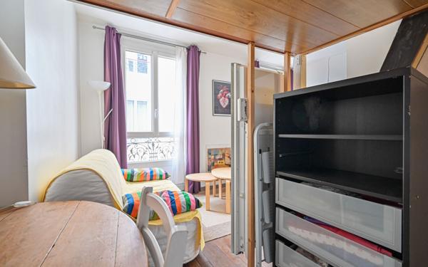 Appartement à vendre    1 pièce • 25 m2 Paris 20