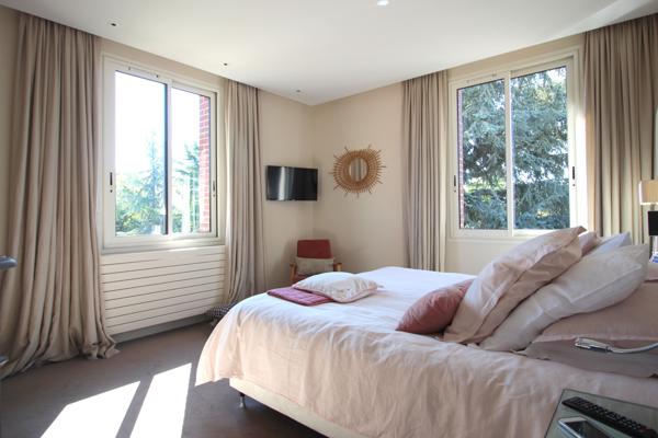 Magny-en-Vexin (95420) Cergy à 10 minutes, maison d'exeption 550m² sur terrain de 5770 m² piscine