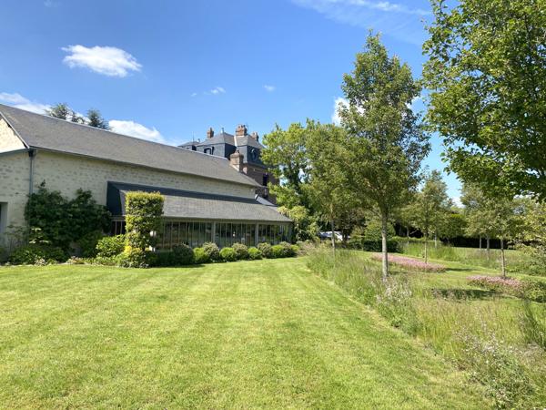 Magny-en-Vexin (95420) Cergy à 10 minutes, maison d'exeption 550m² sur terrain de 5770 m² piscine